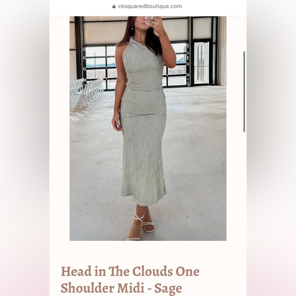 CK Squared Boutique Head in The Clouds One Shoulder Midi Dress - Sage